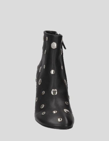 Ankle boots with studs black