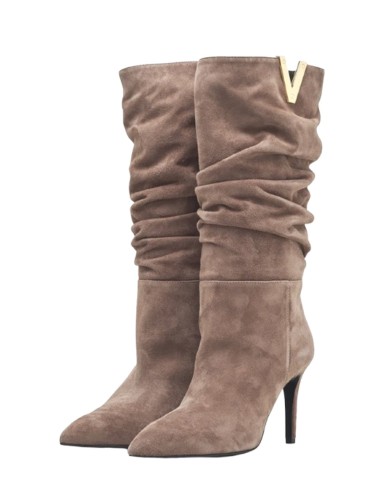 3/4 boot with ruffles in maple suede