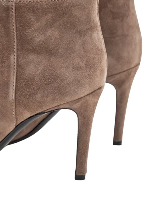 3/4 boot with ruffles in maple suede
