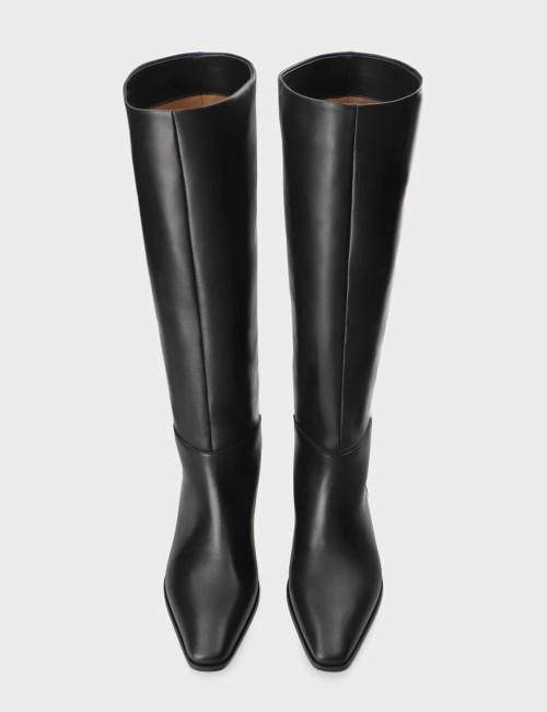 Boots in leather black