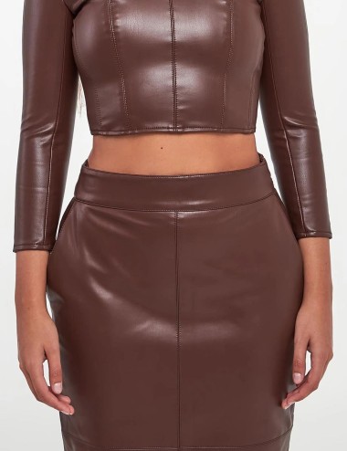 Pencil skirt with jewel clasp