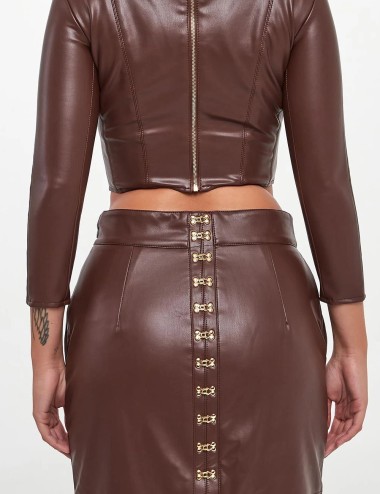Pencil skirt with jewel clasp