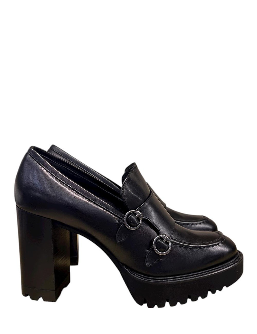 Mocassino in pelle con tacco e fibbie nero