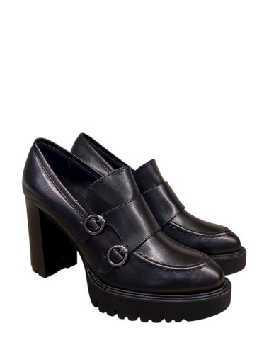 Mocassino in pelle con tacco e fibbie nero