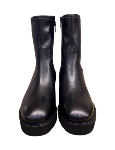 Stivaletto in pelle nero