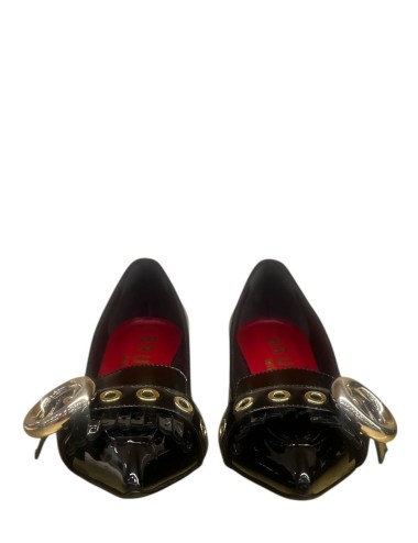 Scarpa con tacco in vernice nera