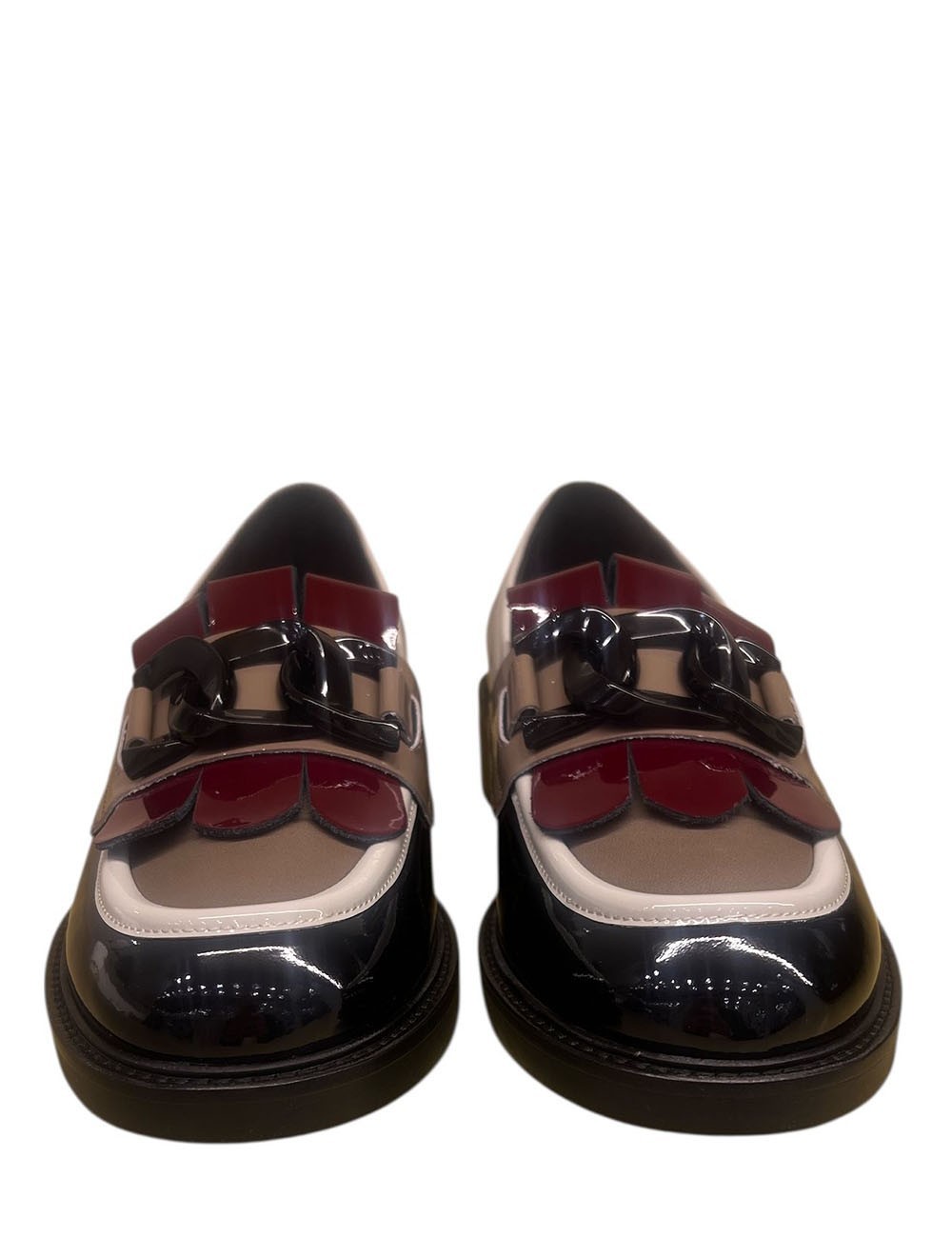 Mocassino in vernice con catena nero