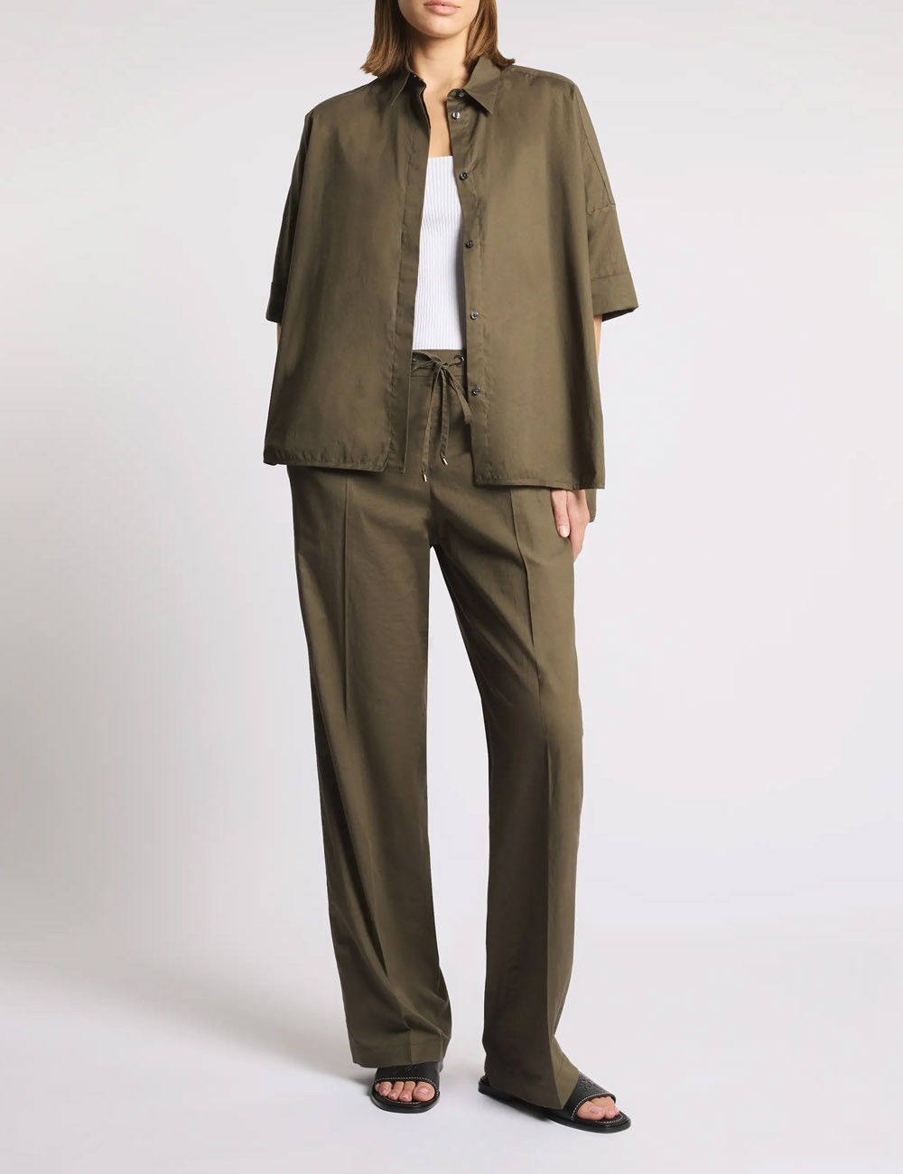 Pantaloni Regular Fit in Popeline Stretch verde