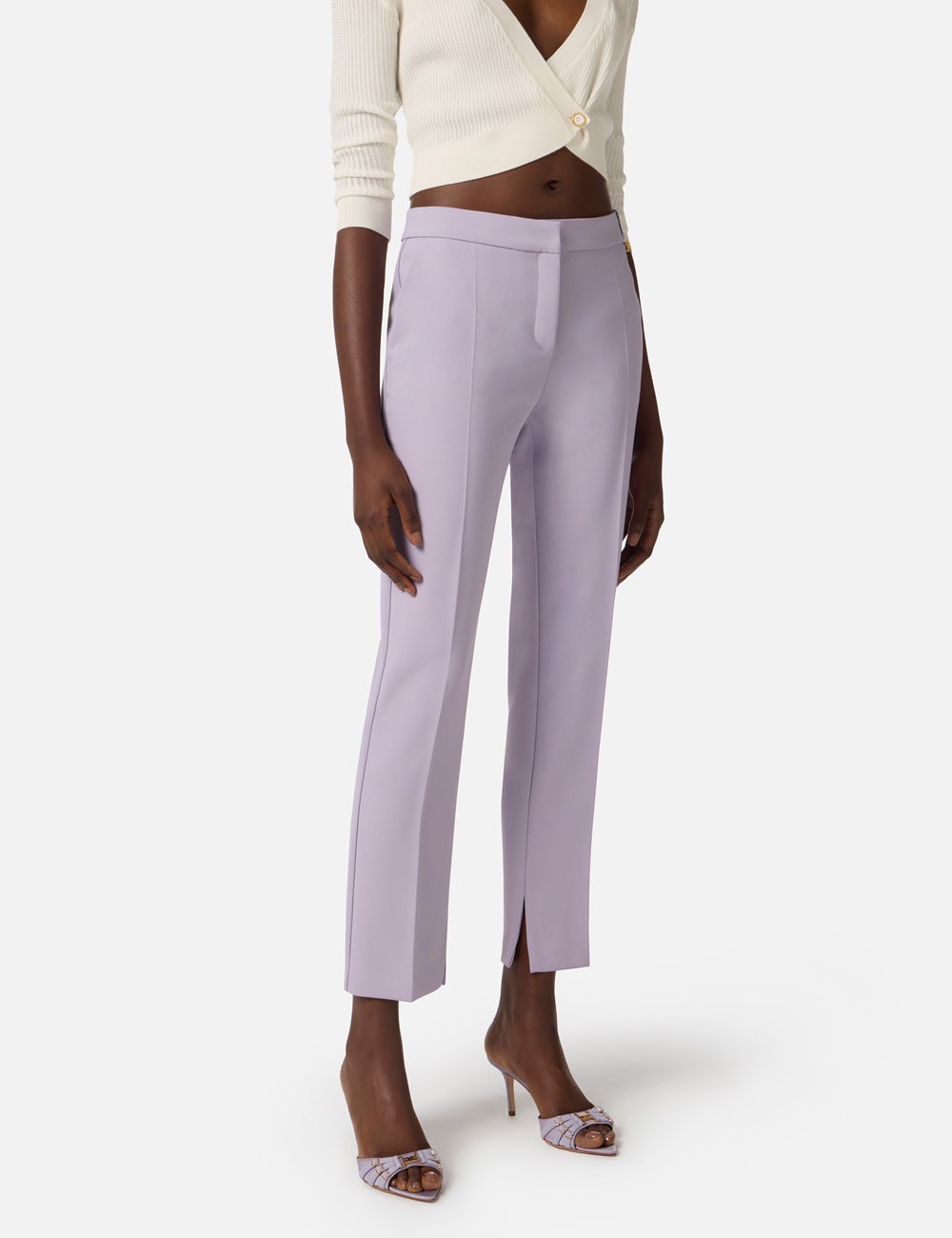 Pantaloni in crêpe leggero con logo charm lillà