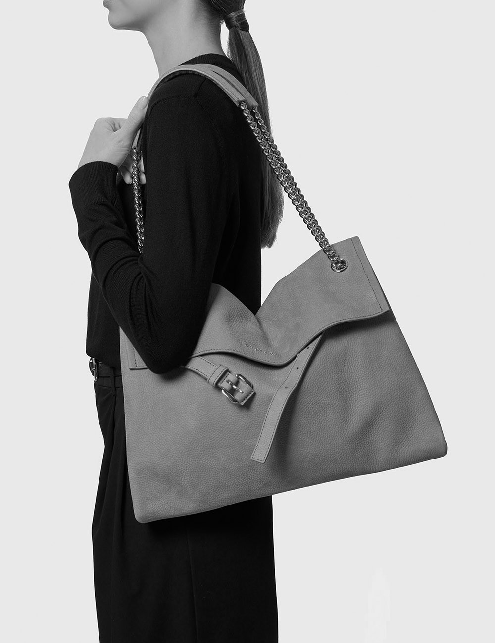 Borsa Venus Peach Midi a spalla in suede sabbia