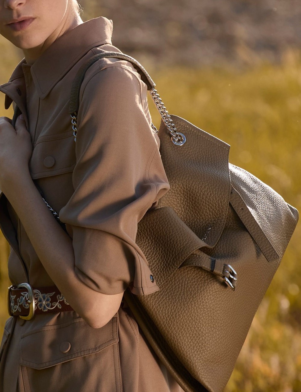 Borsa Venus Soft Midi a spalla in pelle martellata oasi