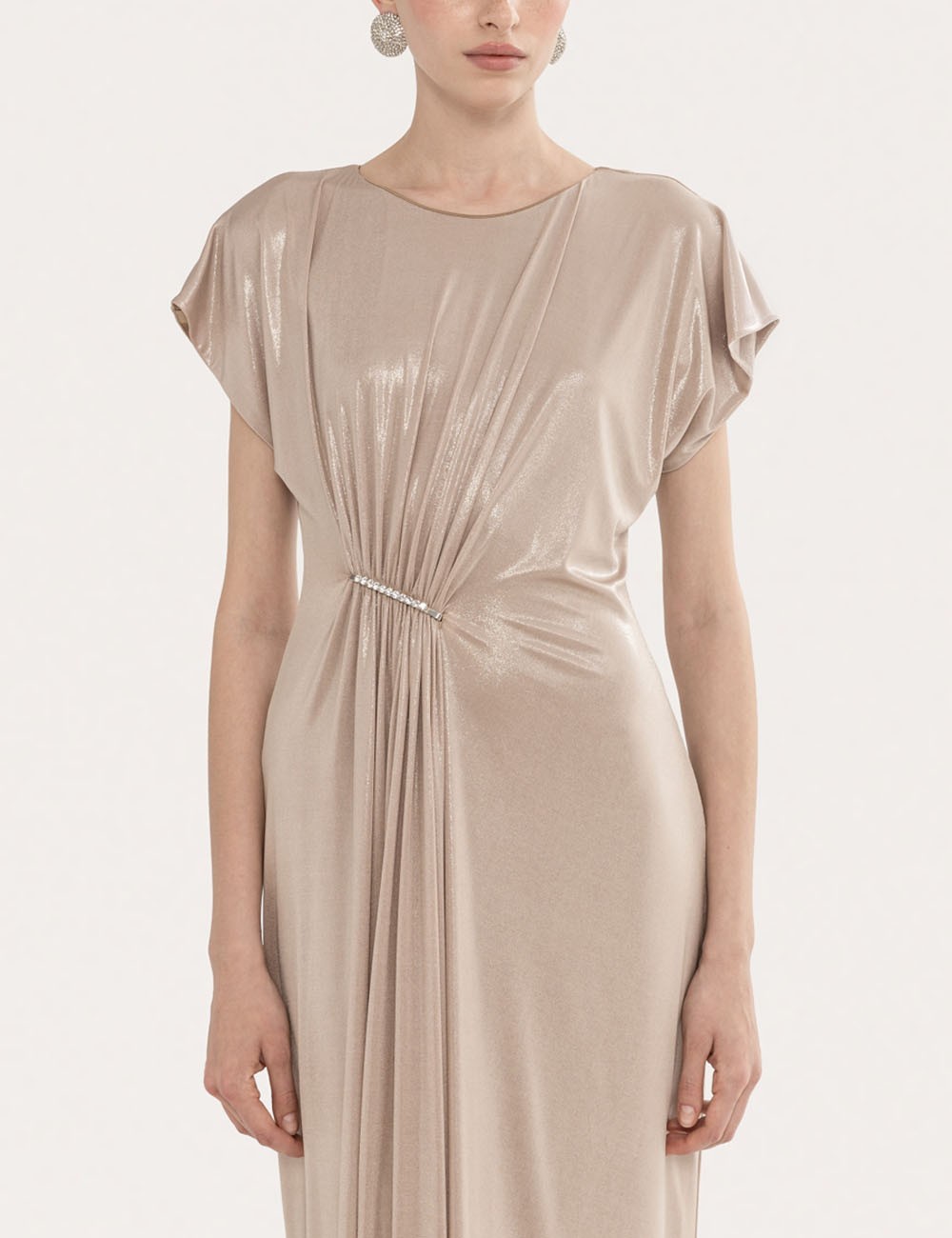 Abito lungo con balze in jersey elasticizzato metallizzato nude