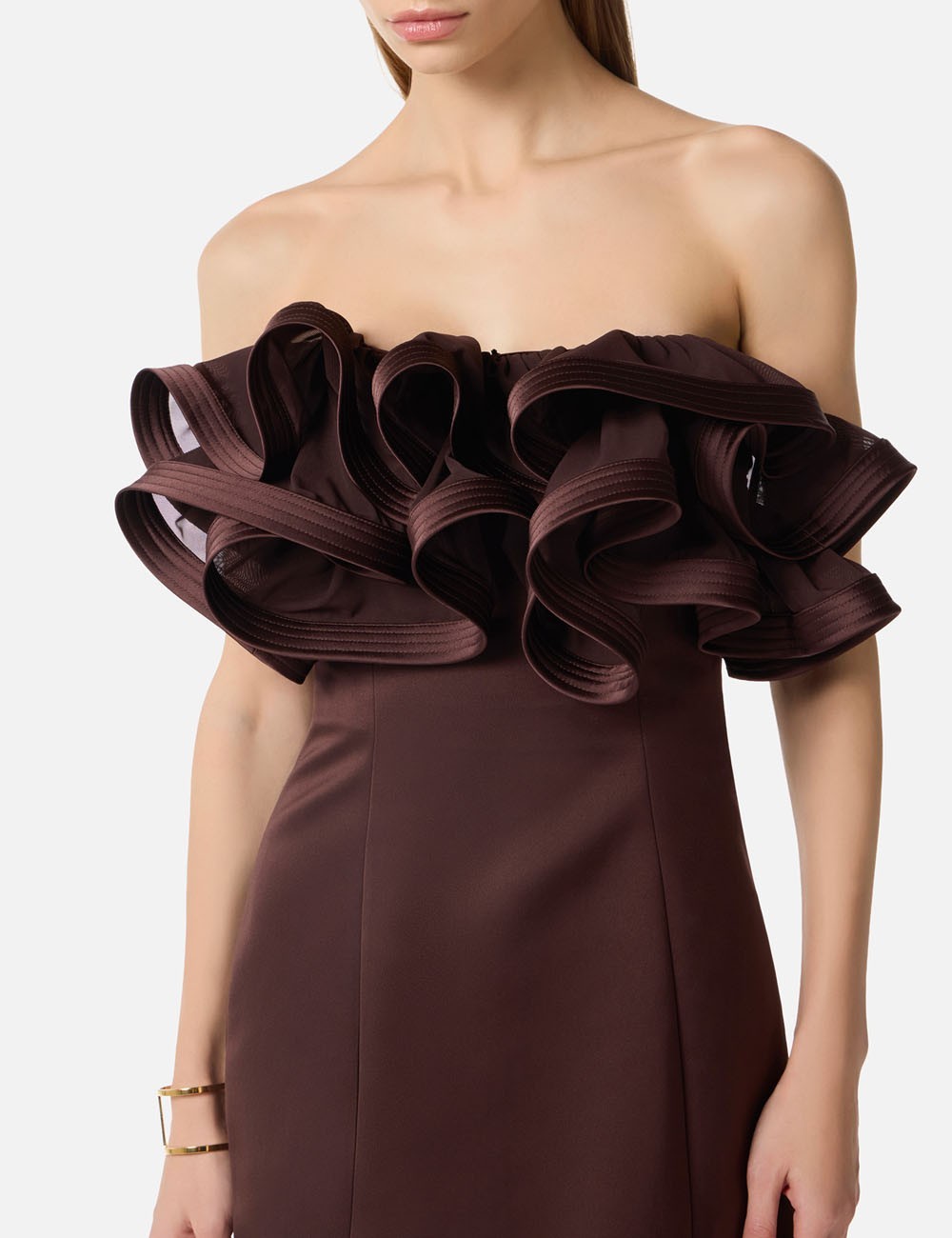 Mini abito in duchesse con maxi ruche cacao