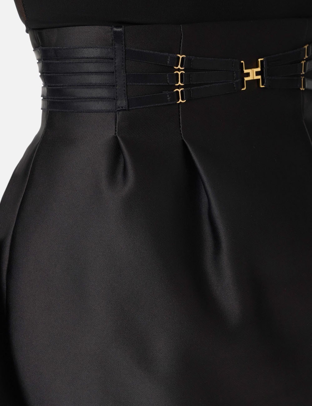 Minigonna in duchesse con elastici nera