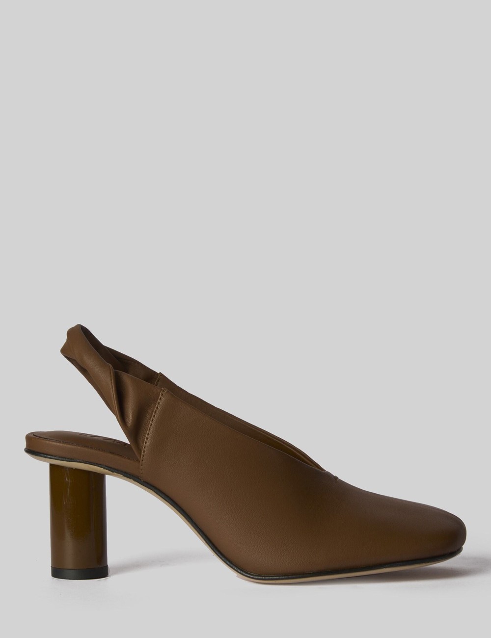 Scarpa con tacco DEZ in pelle biscotto