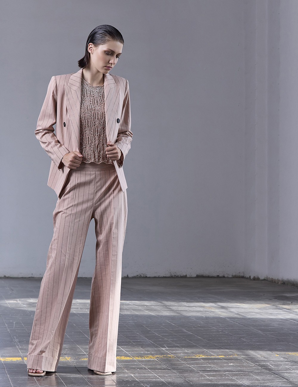 Giacca a doppiopetto con paillettes in lino gessato pesca