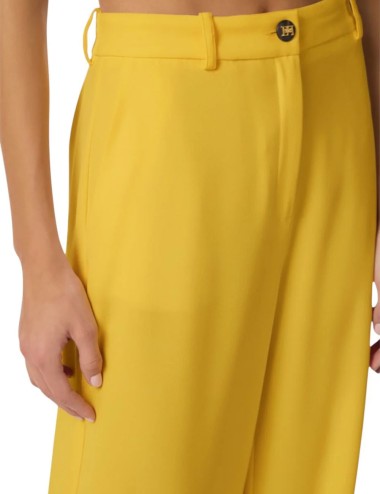 Lightweight crêpe fabric trousers sun