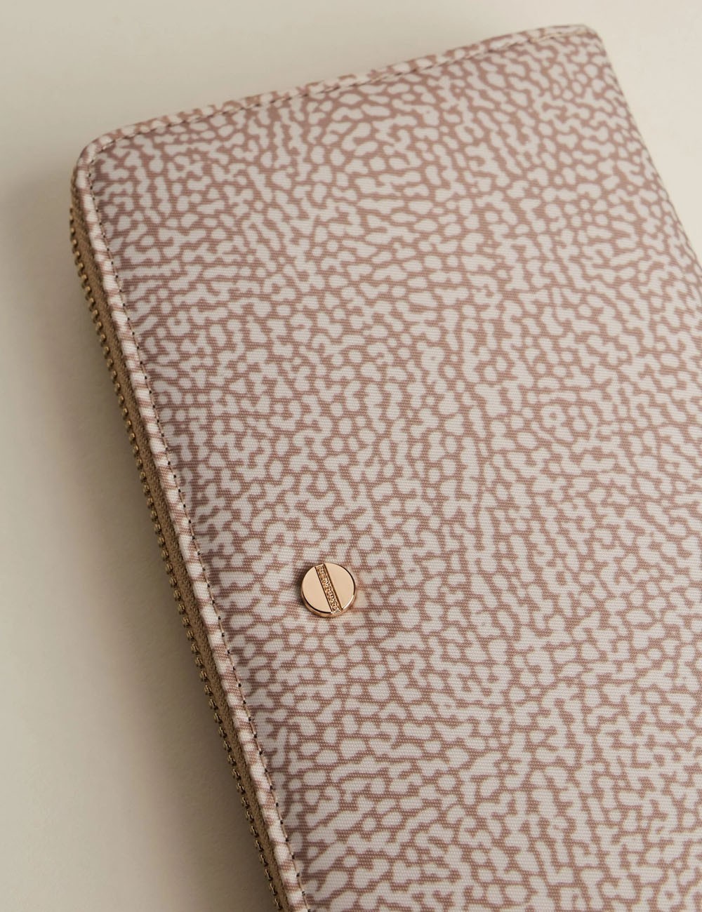 LARGE ZIP-AROUND WALLET SAND