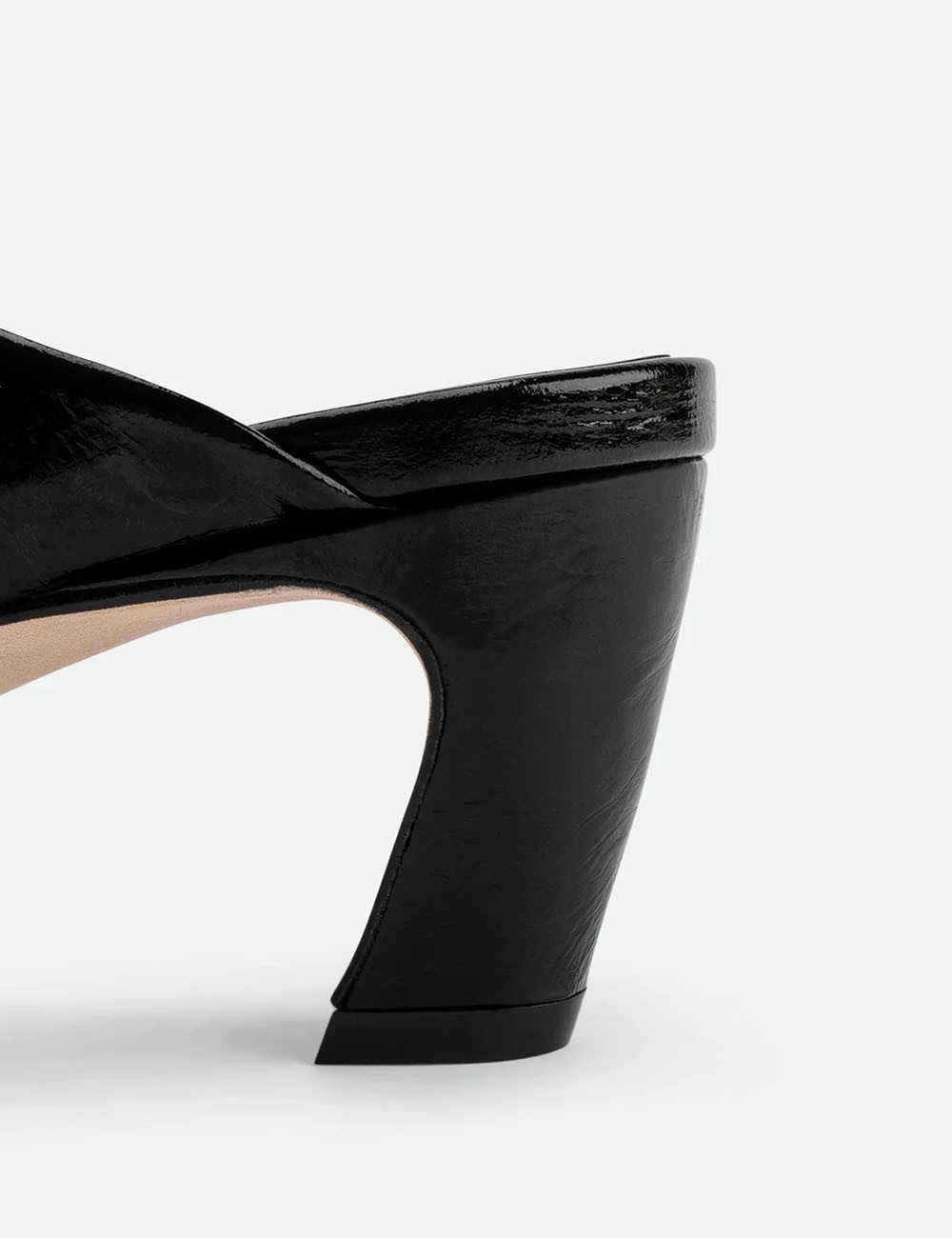 Mules Nala in vernice nera