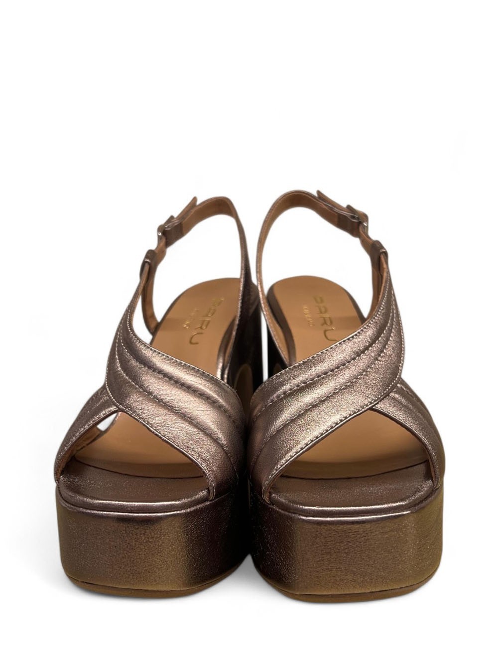 Sandalo con plateau in pelle bronzo