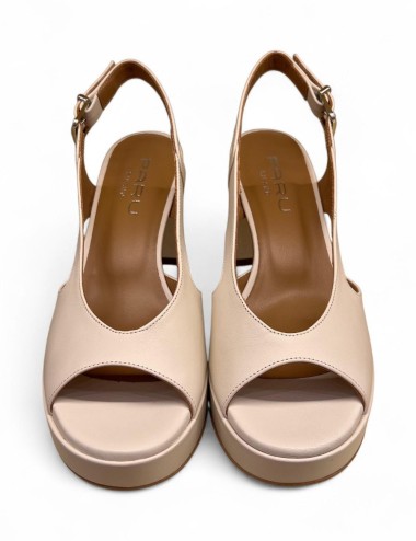 Sandalo con plateau in pelle beige