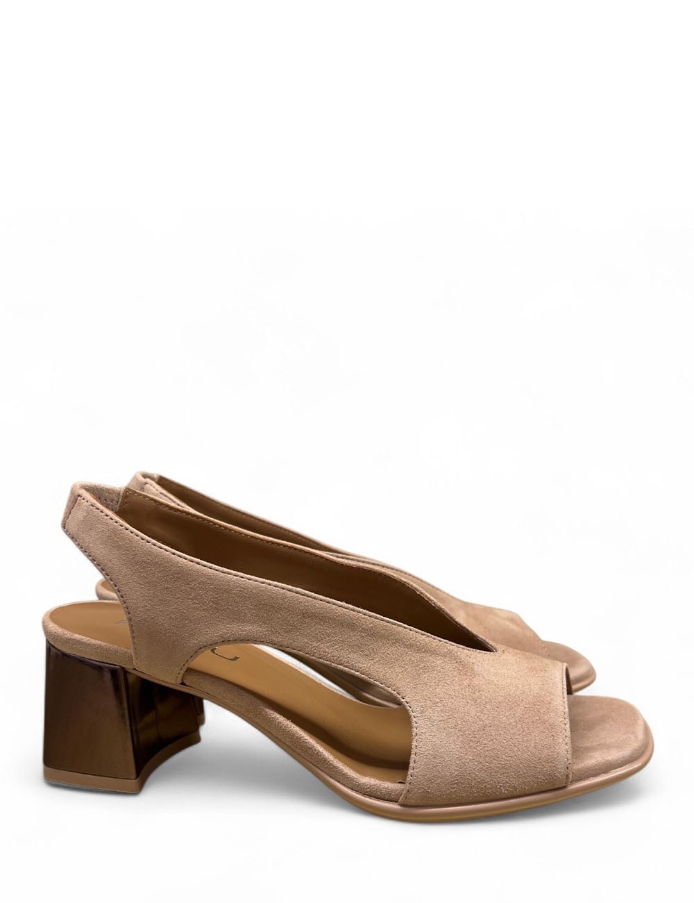 Sandalo slingback scamosciato nocciola