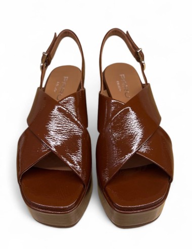 Zeppe in pelle a fasce incrociate con cinturino cuoio