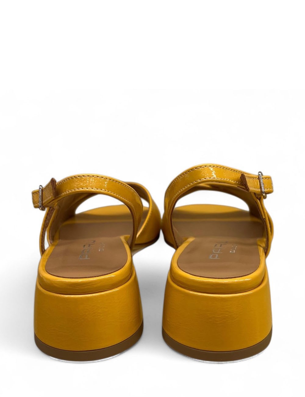 Sandalo slingback in vernice a fasce incrociate giallo