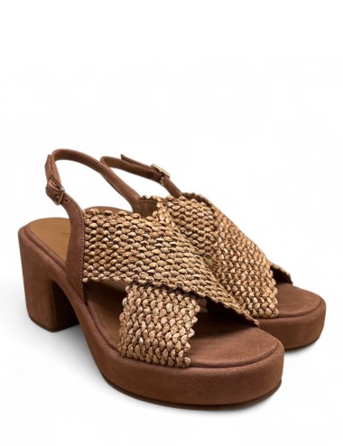 Sandalo con plateau a fasce incrociate corda marrone