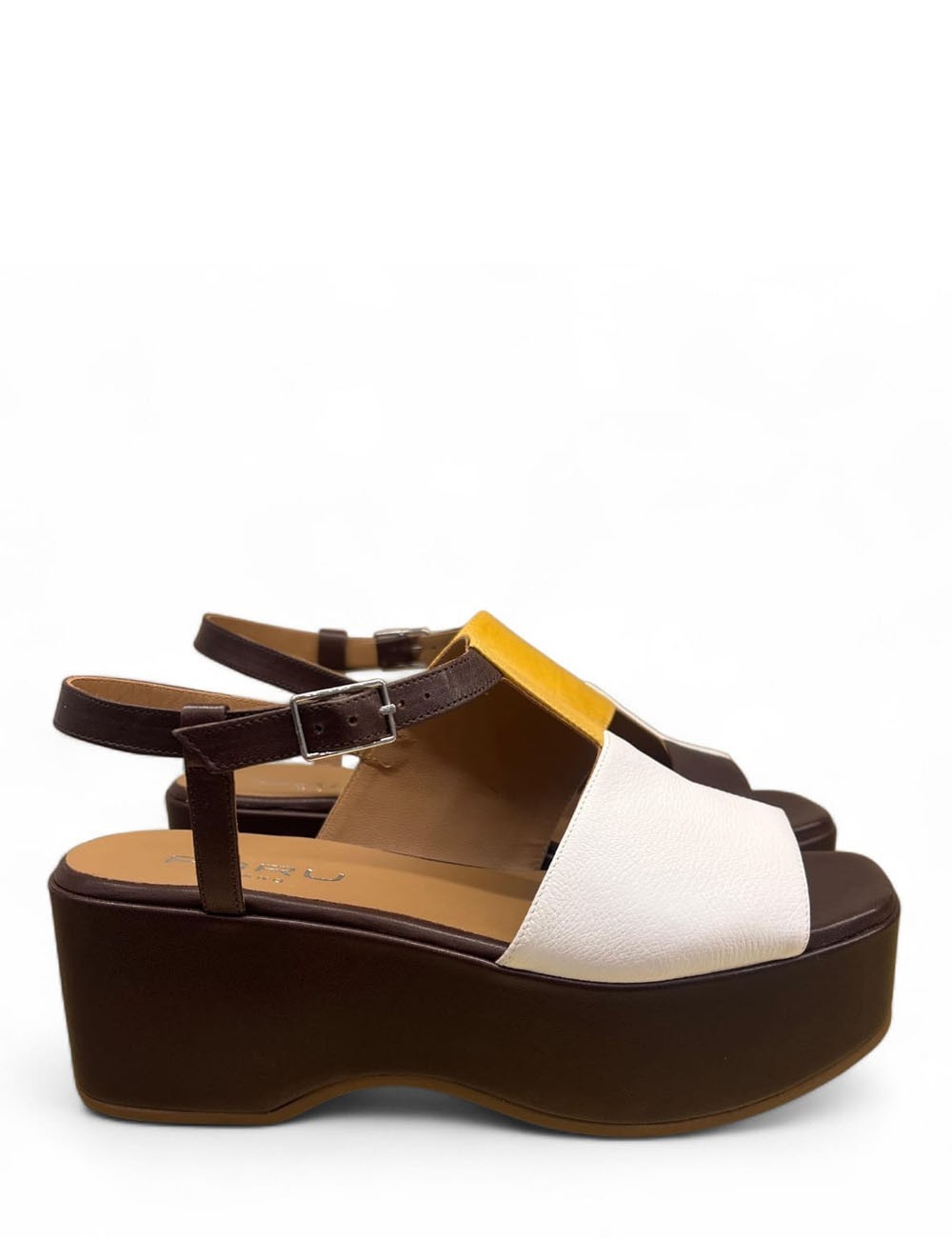 Zeppe in pelle tricolore con cinturino marrone