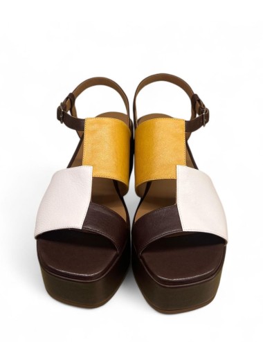 Zeppe in pelle tricolore con cinturino marrone