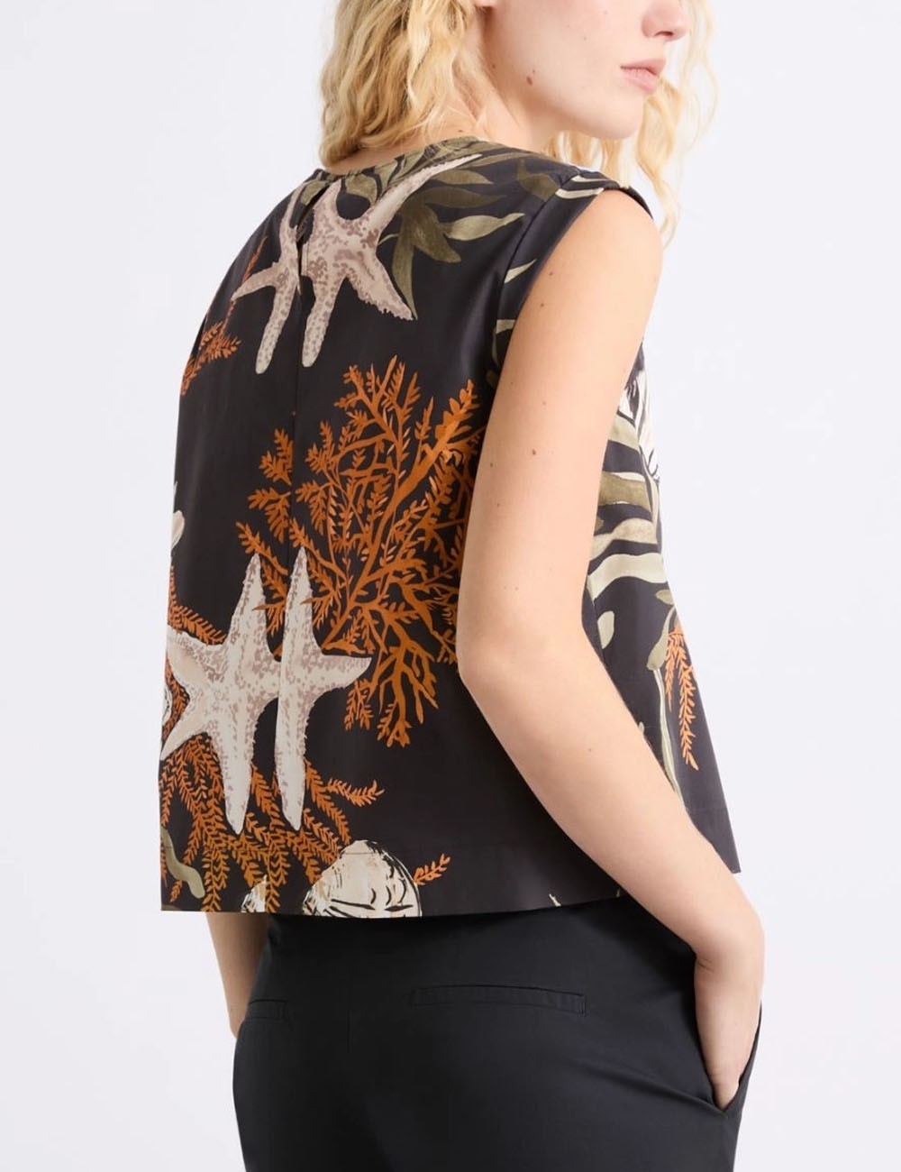 Top smanicato in cotone stretch nero