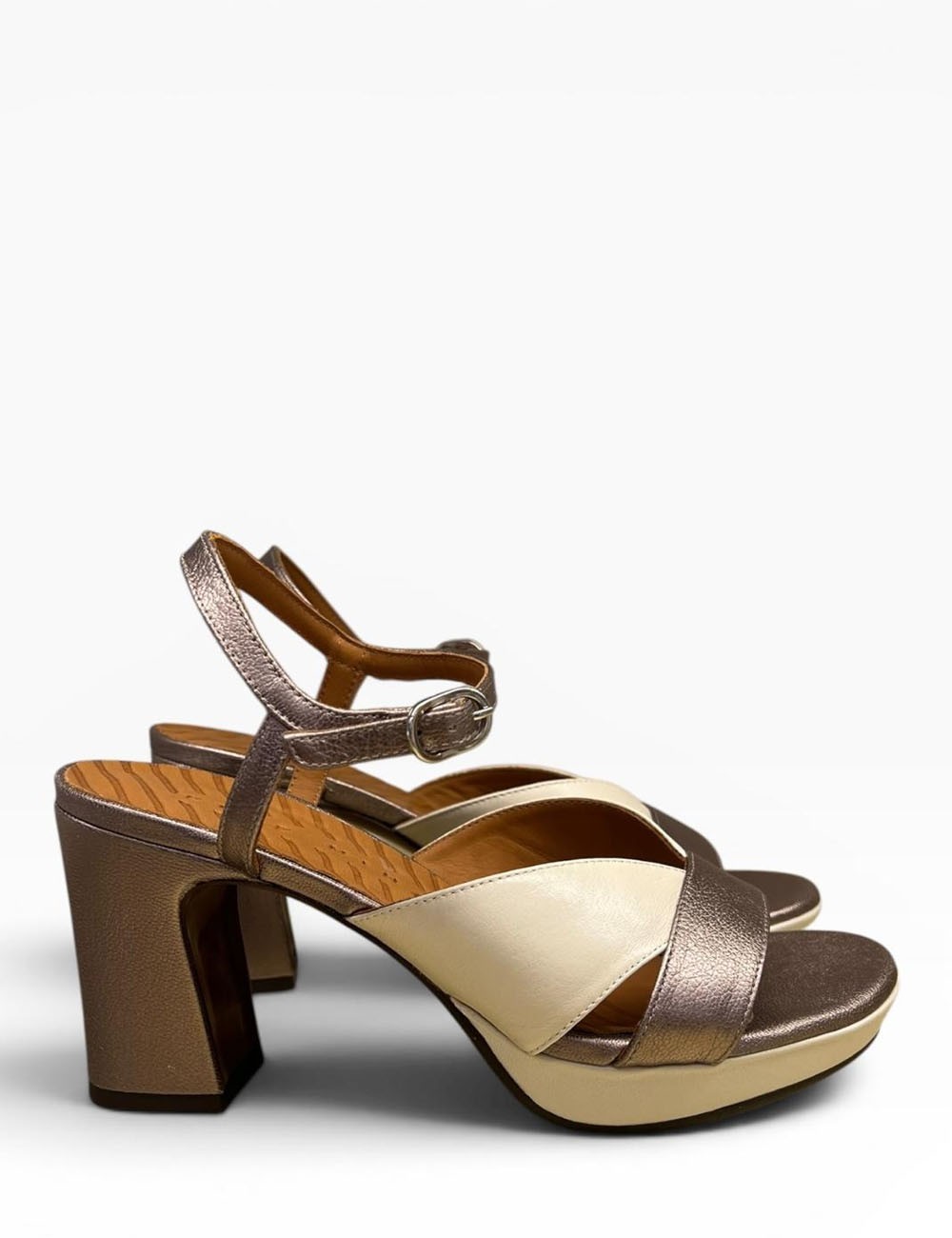 Sandalo KACTO con plateau in pelle avorio tacco iron