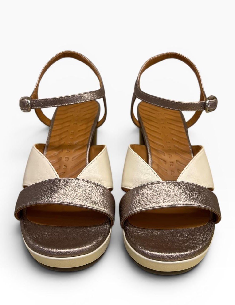 Sandalo KACTO con plateau in pelle avorio tacco iron