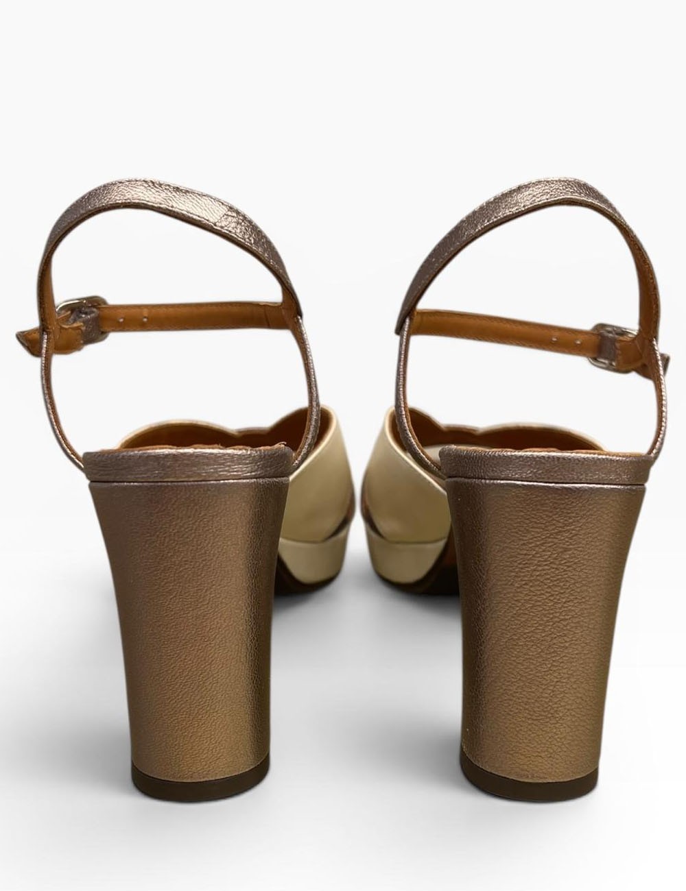 Sandalo KACTO con plateau in pelle avorio tacco iron