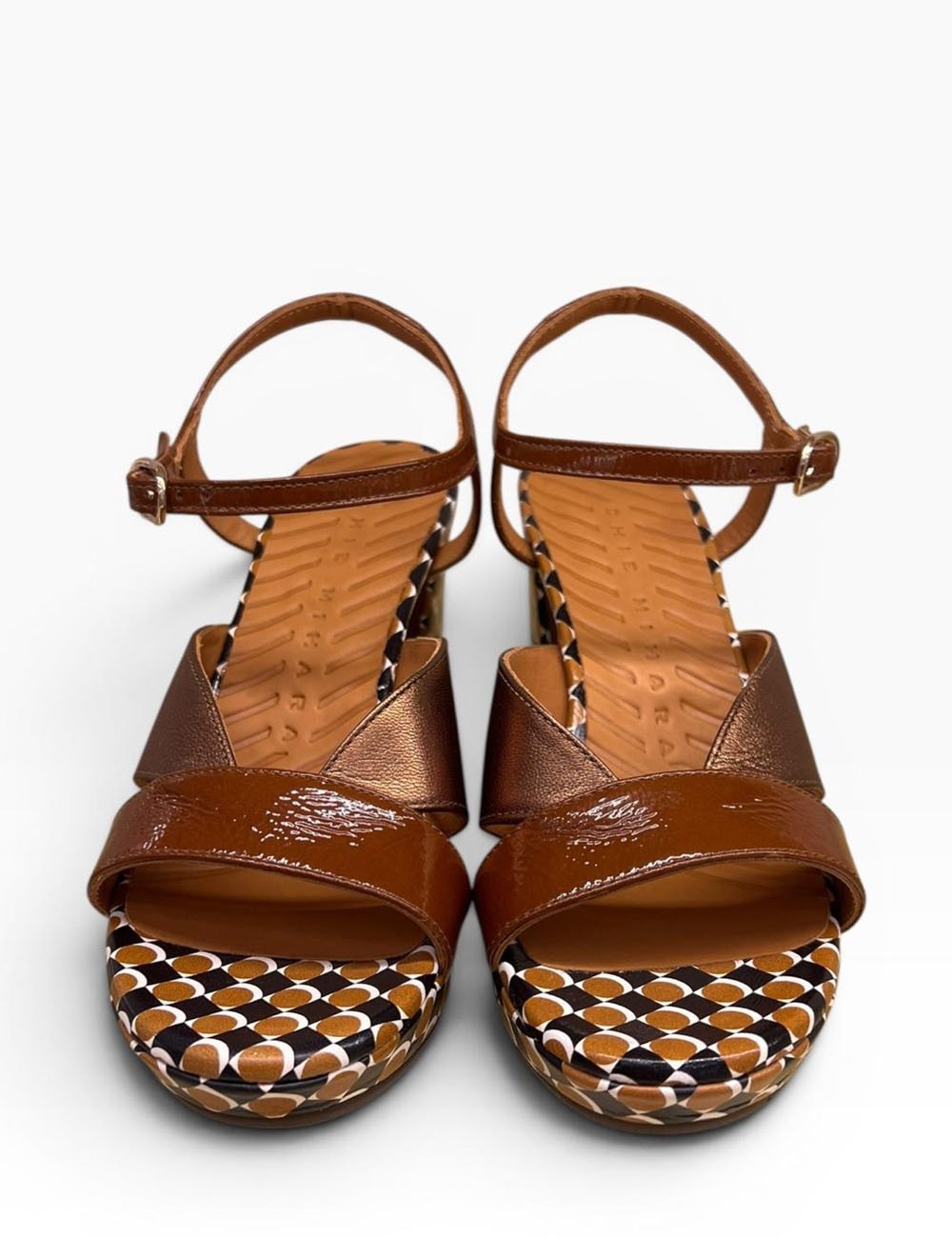 Sandalo KACTO con plateau in pelle marrone bronzo tacco stampa geometrica