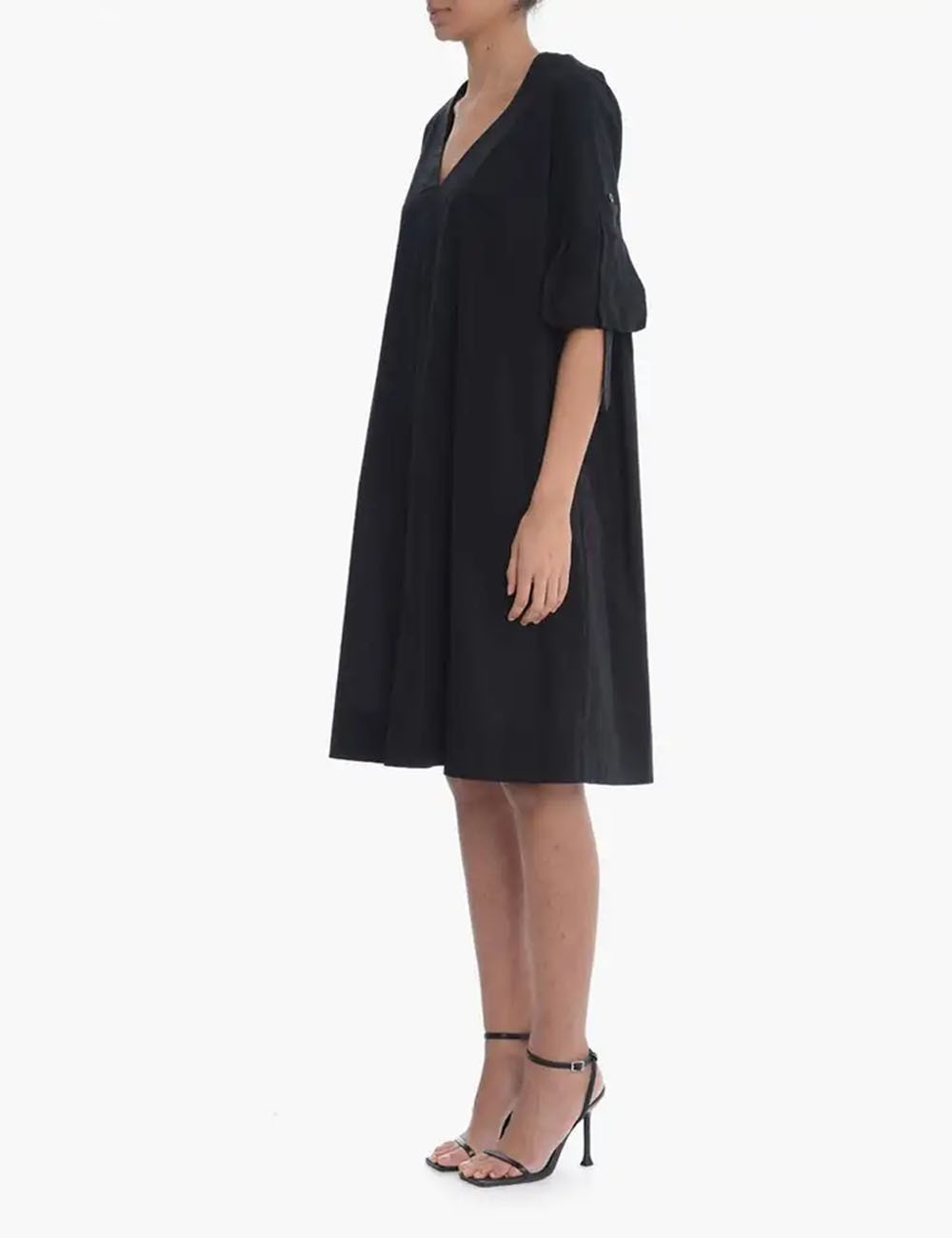 Abito con scollo a v in popeline nero