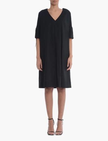 Abito con scollo a v in popeline nero