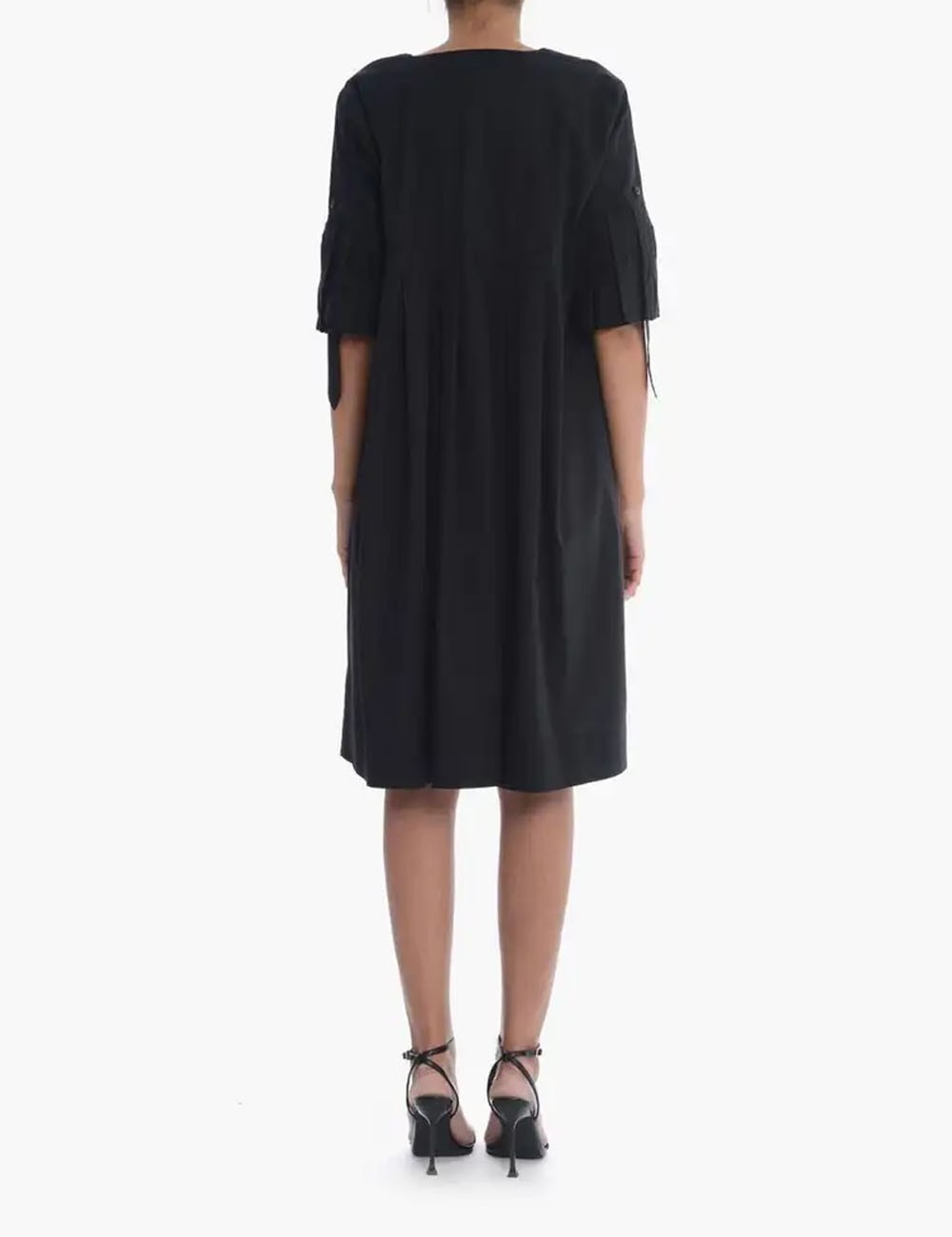 Abito con scollo a v in popeline nero