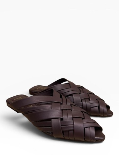 Ciabatta a fasce intrecciate in pelle chocolate