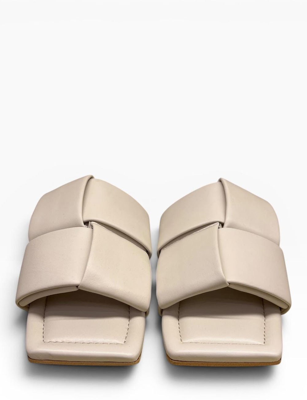 Ciabatta con fascia intrecciata in pelle ivory