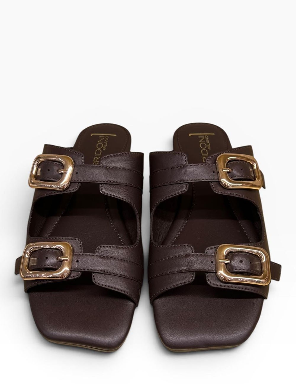 Sandalo con doppia fibbia in pelle marrone