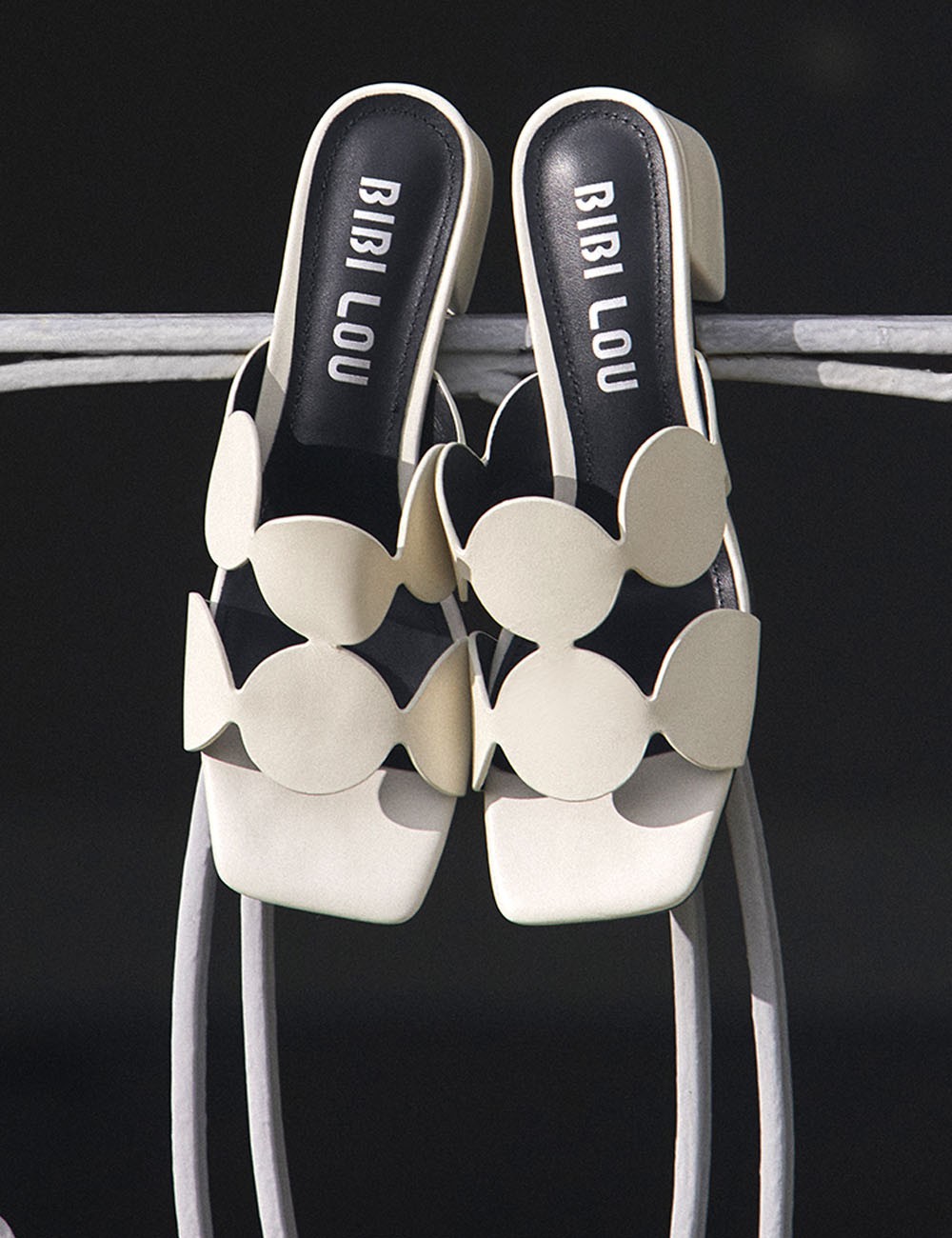 ONAMI 45 SANDALWHITE