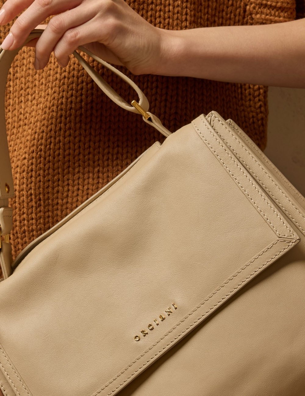 Sveva Nappa Medium leather shoulder bag with strap ivory