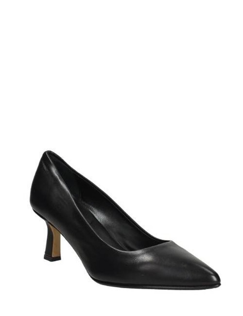 Black nappa décolleté