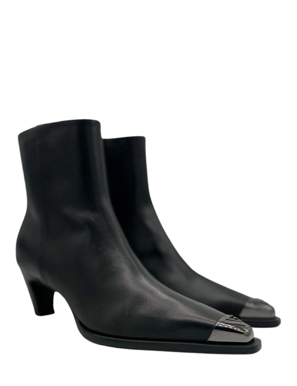 Stivaletto in nappa con puntale nero