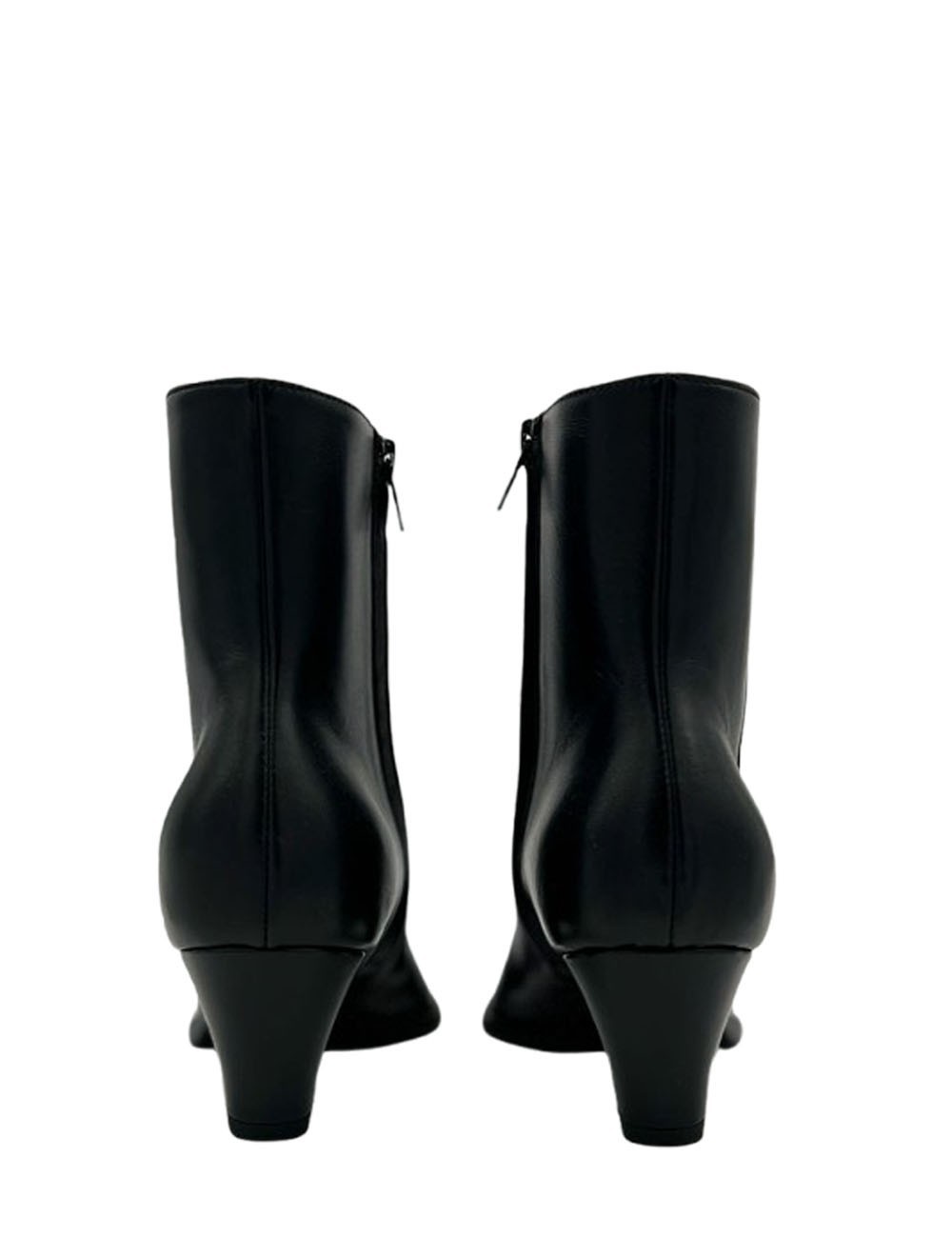 Stivaletto in nappa con puntale nero