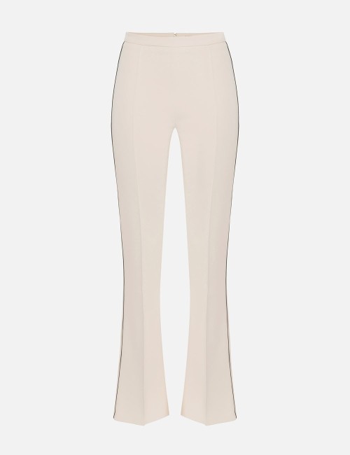 Pantaloni in crêpe con piping a contrasto burro nero