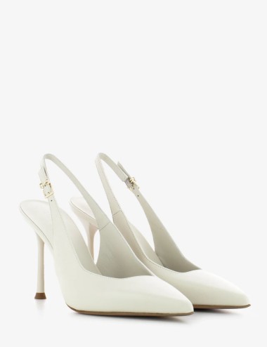 Chanel Mascia a punta con tacco bianca
