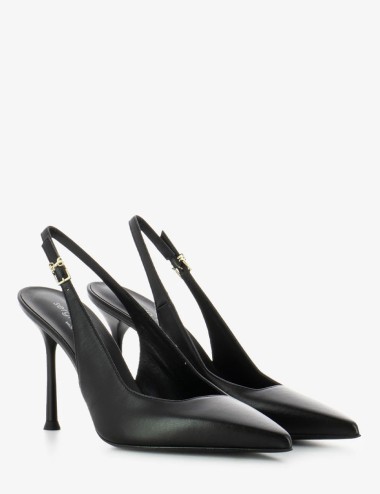 Chanel Mascia a punta con tacco nera